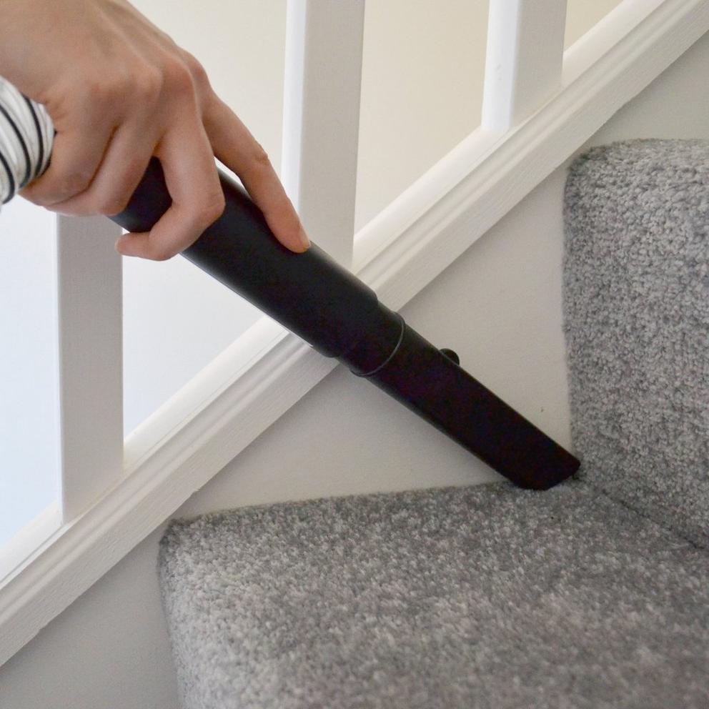 IG2430 400W BAGLESS UPRIGHT VACUUM CLEANER