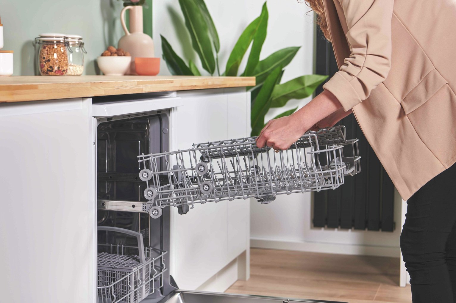 Bosch SMS26AW08G Full Size Dishwasher - White