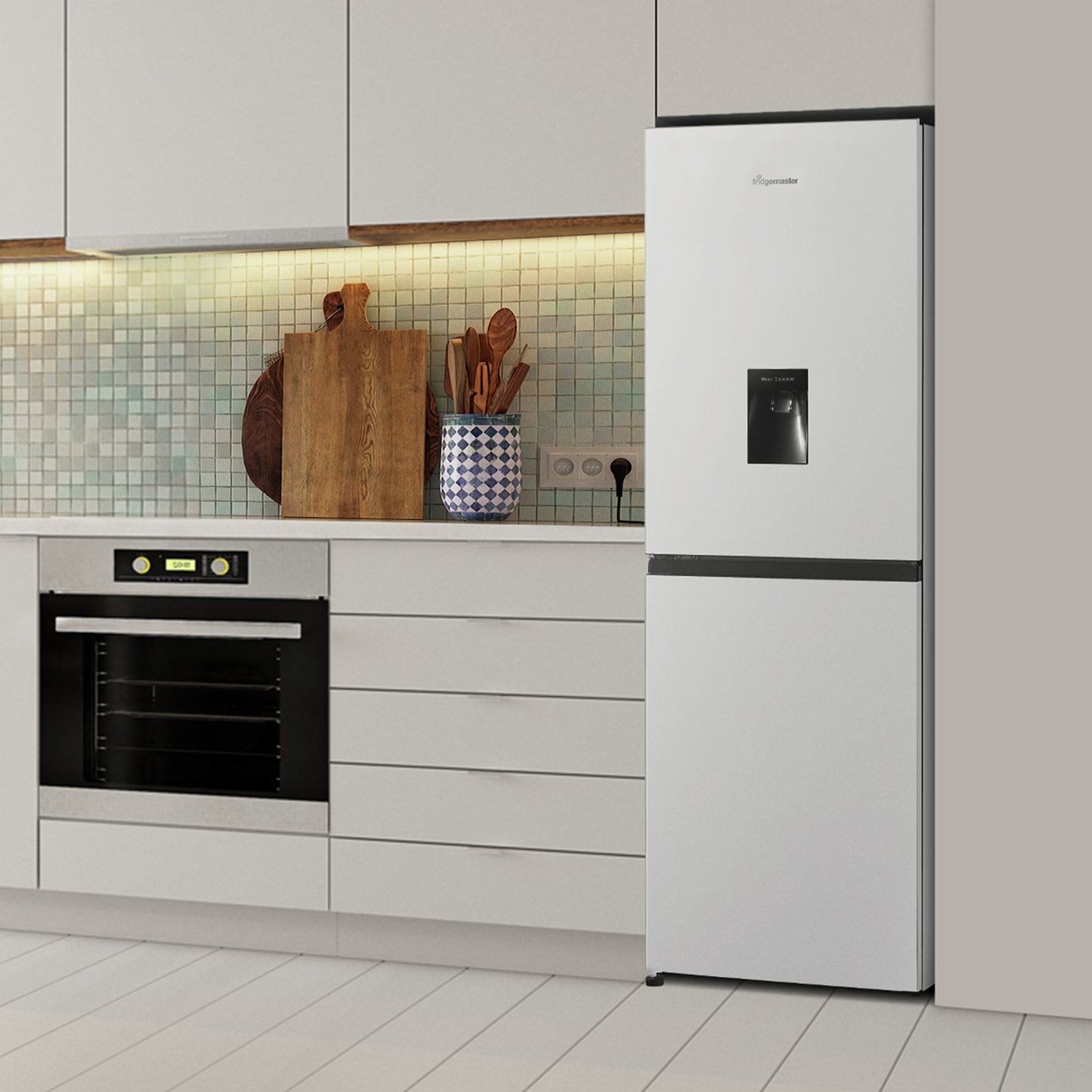 Fridgemaster MC55240DE Freestanding Fridge Freezer - White