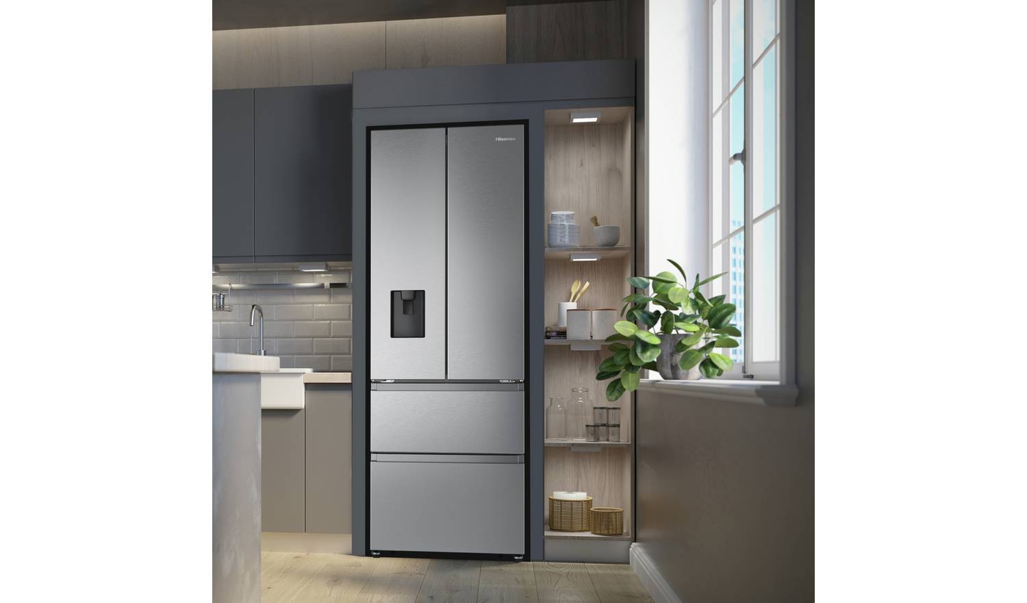 Hisense RF632N4WIE American Fridge Freezer - Silver