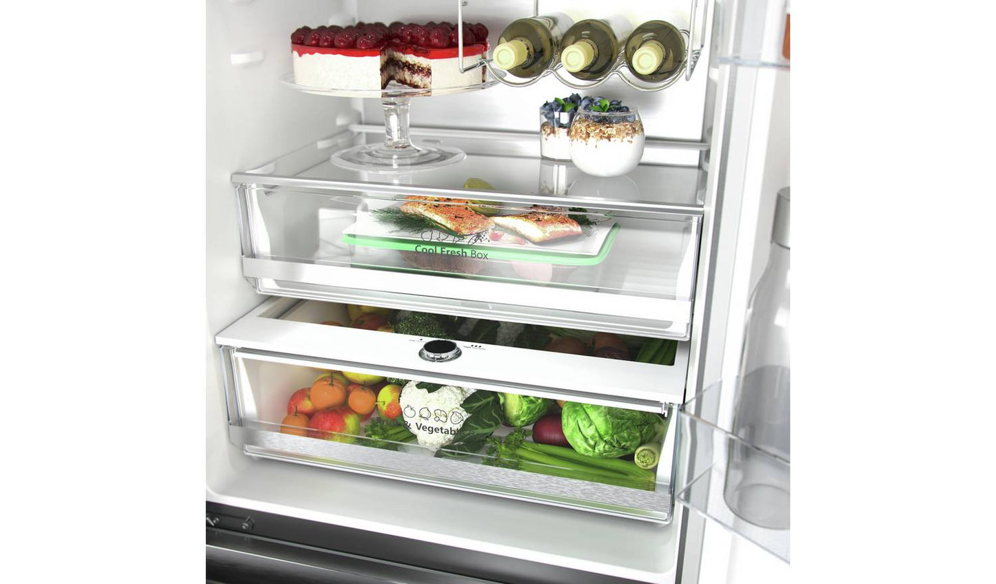 Hisense RF632N4WIE American Fridge Freezer - Silver