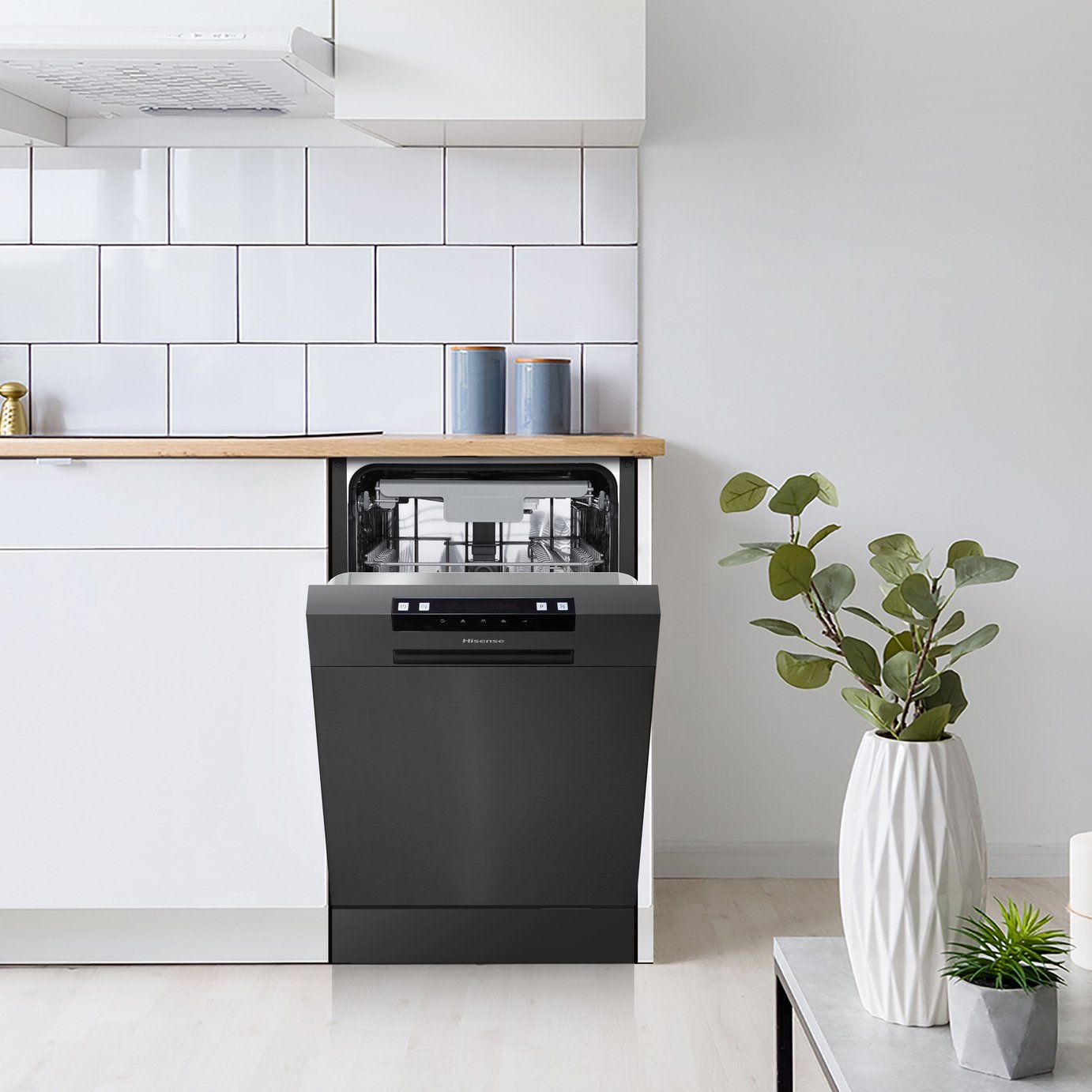 Hisense HS523E15BUK Slimline Dishwasher - Black