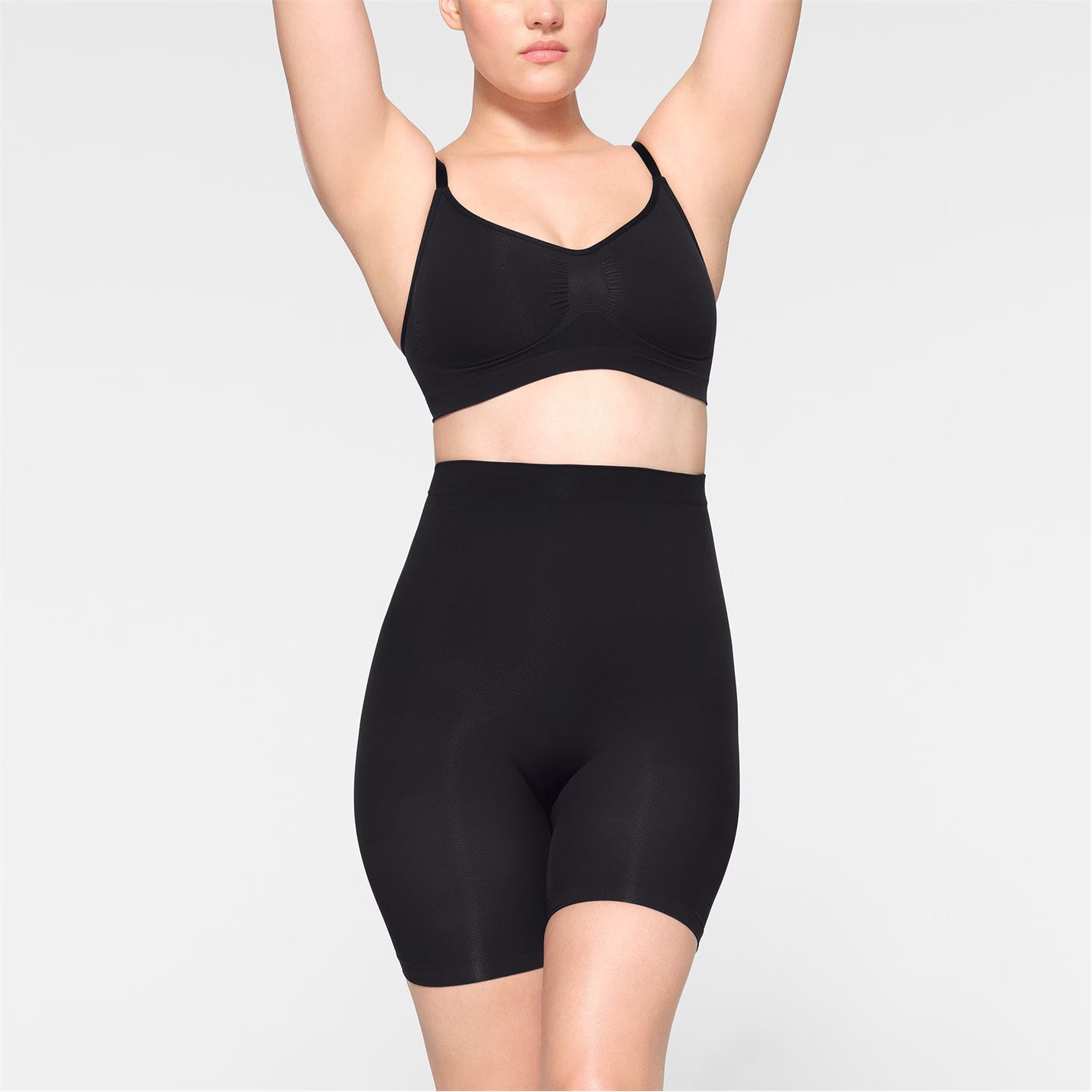 SKIMS Womens Seamless Sculpt Mid-Thigh Shorts