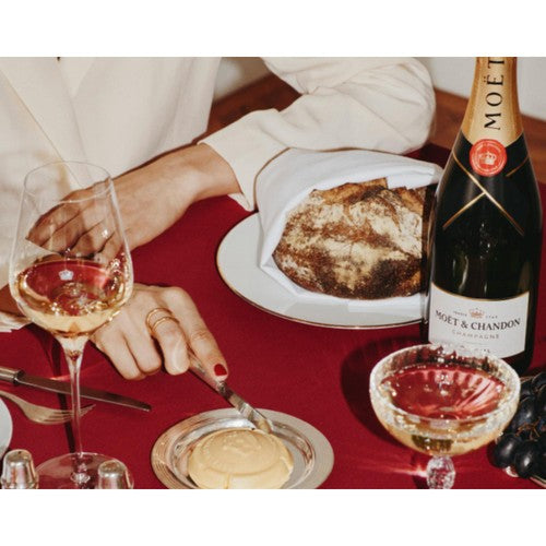 Moet & Chandon Brut Imperial Champagne, Gift Box, 75cl