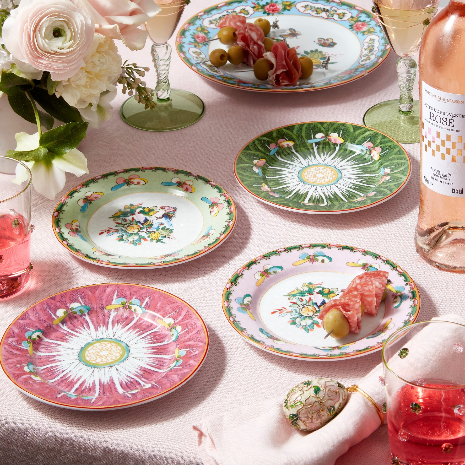 Williams Sonoma Famille Rose Assorted Appetizer Plates, Set of 4