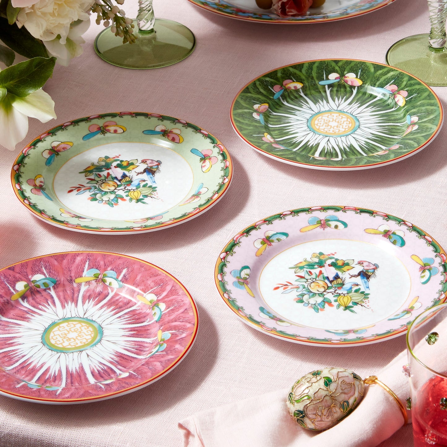 Williams Sonoma Famille Rose Assorted Appetizer Plates, Set of 4