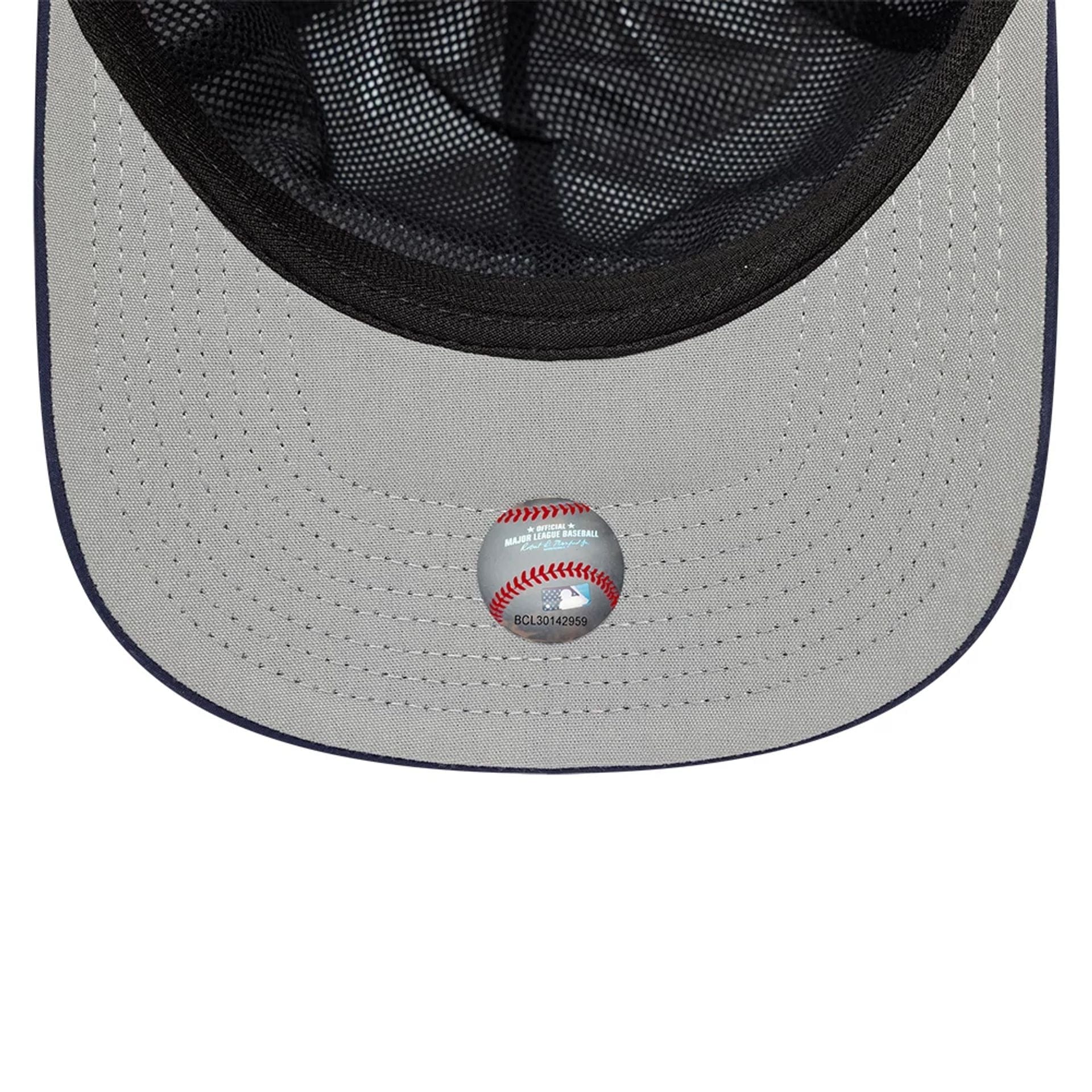 New York Yankees MLB Gore-Tex Navy 9SEVENTY Stretch Snap Adjustable Cap