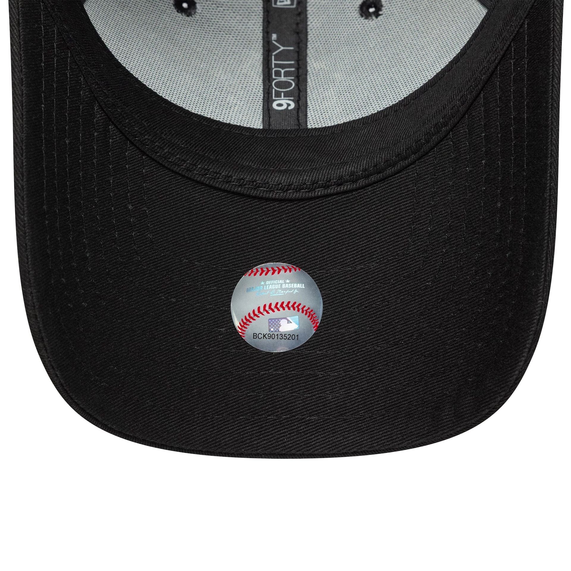 New York Yankees Womens MLB Animal Infill Black 9FORTY Cap