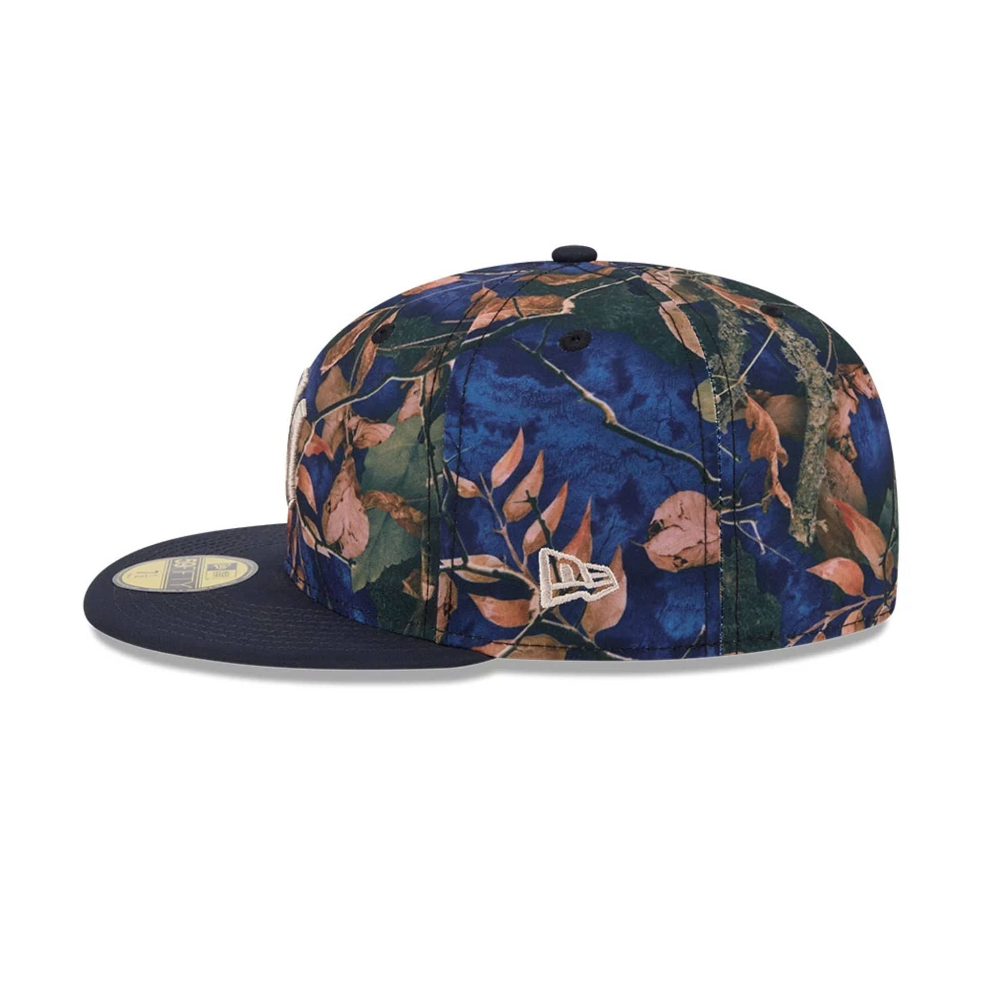 New York Yankees MLB Leaves Navy 59FIFTY Fitted Cap
