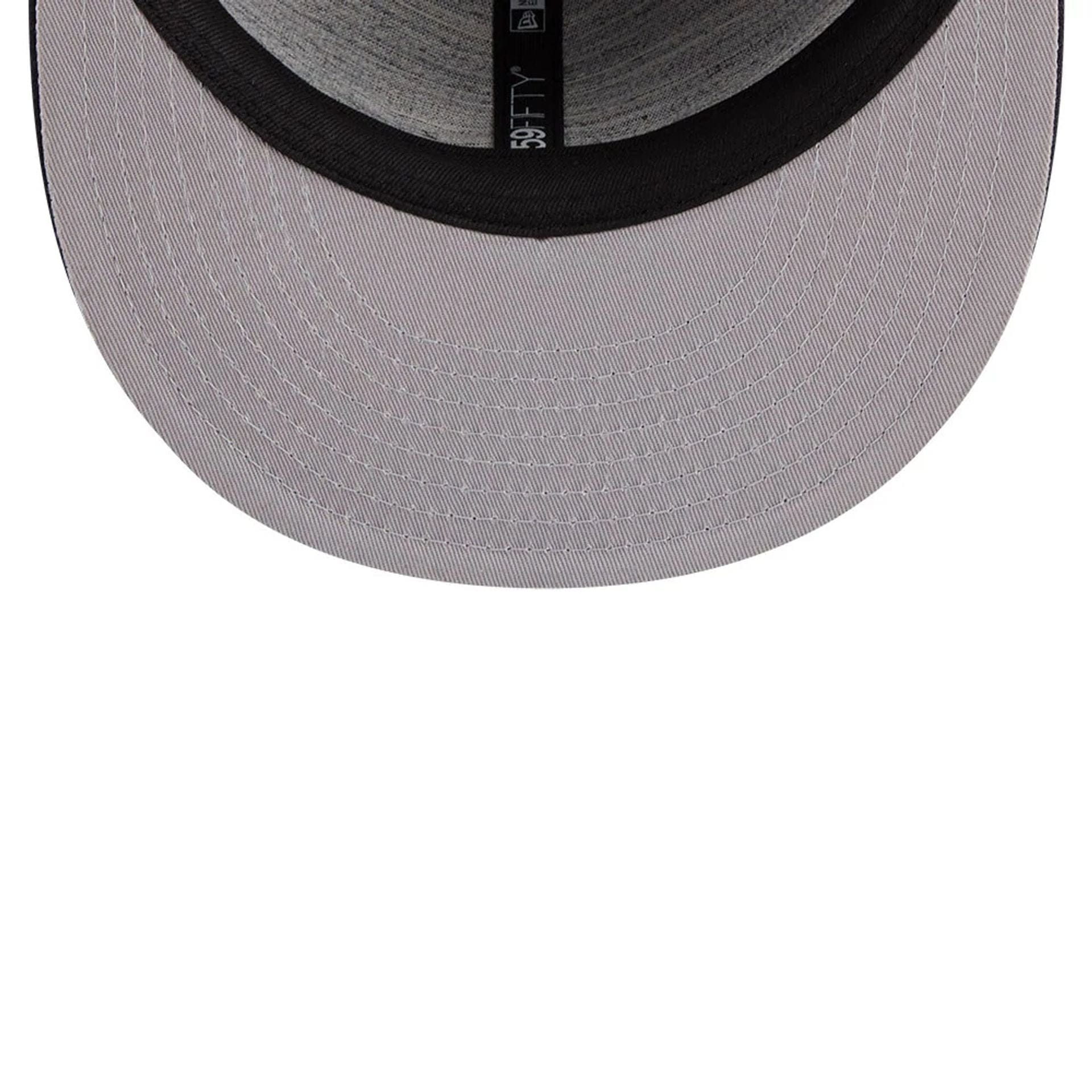 WBC Czech Republic Classical Script Navy Retro Crown 59FIFTY Fitted Cap