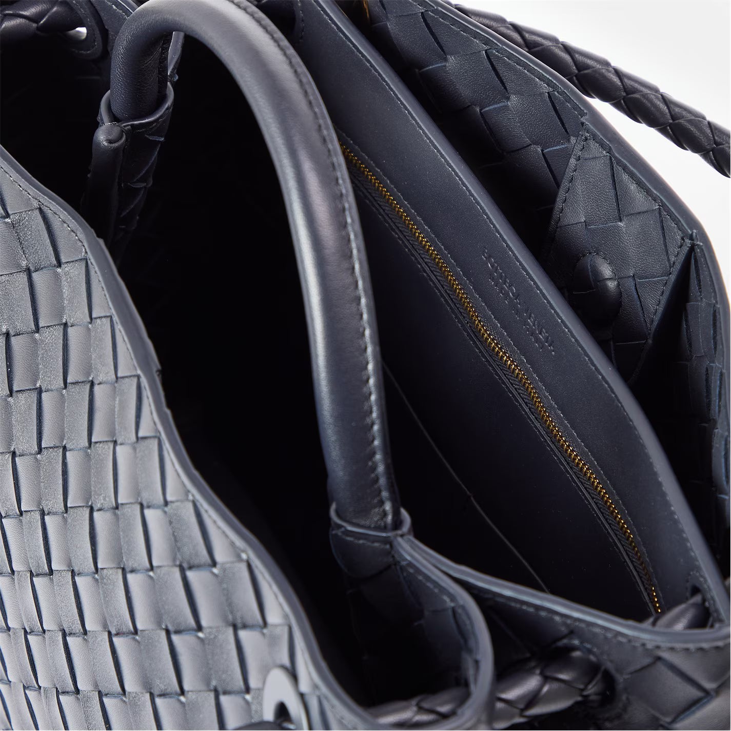 BOTTEGA VENETA Medium Andiamo Tote Bag