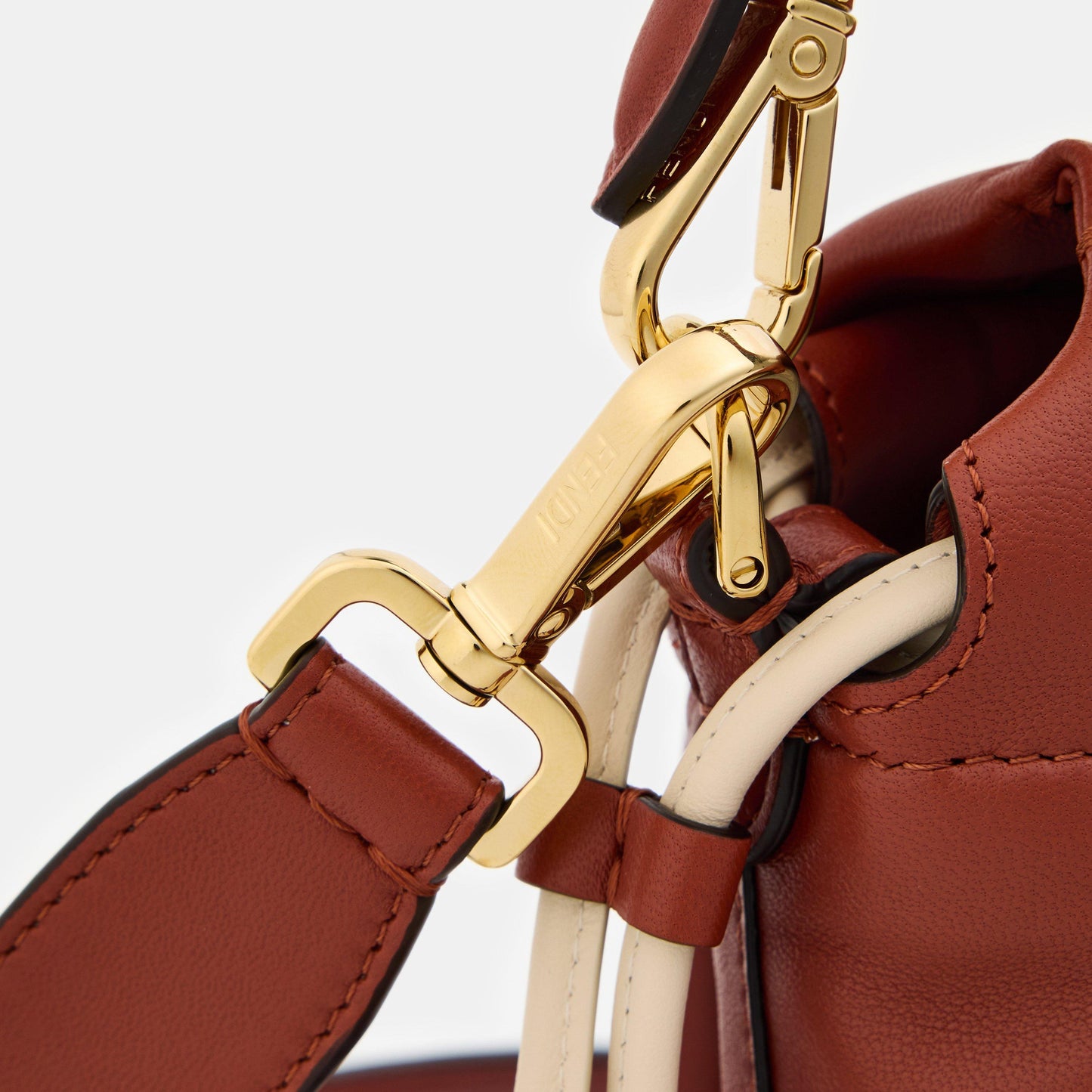 Fendi Womens Medium Mamma Baguette