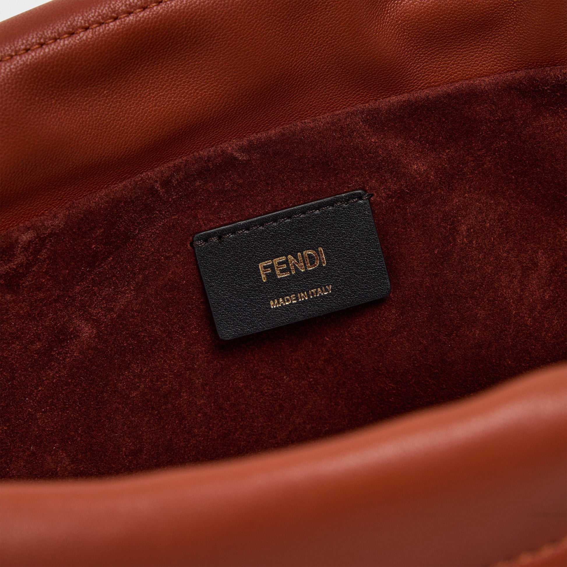 Fendi Womens Medium Mamma Baguette