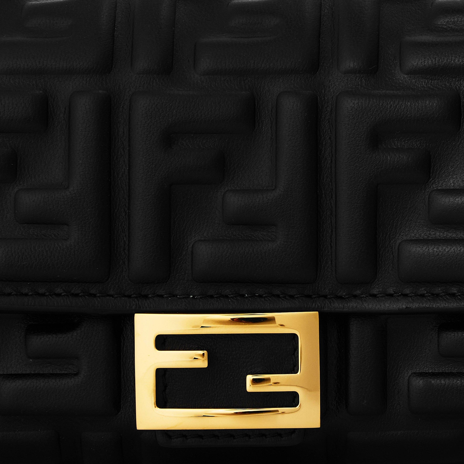Fendi Womens Baguette Continental Wallet On Chain