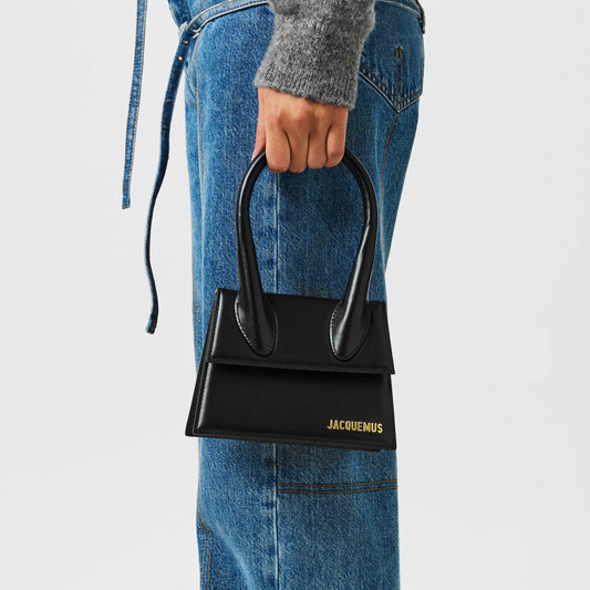 Jacquemus Women's Plain Leather Le Chiquito Moyen Bag