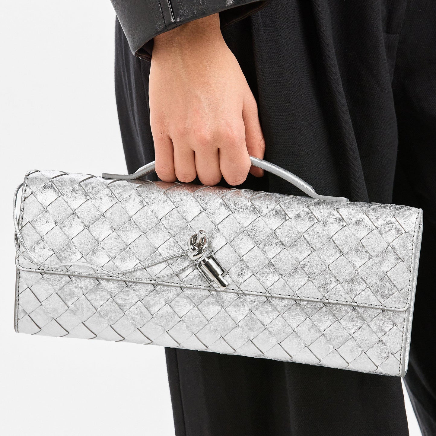Bottega Veneta Womens Andiamo Clutch