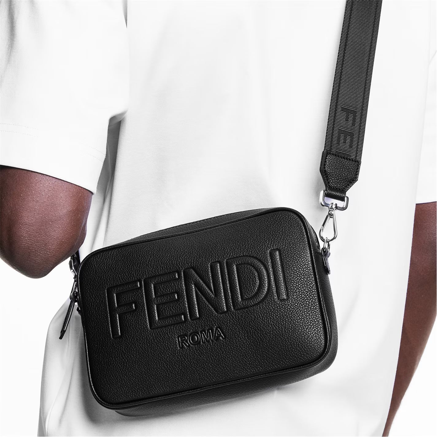 Fendi Logo Cam Case Sn62