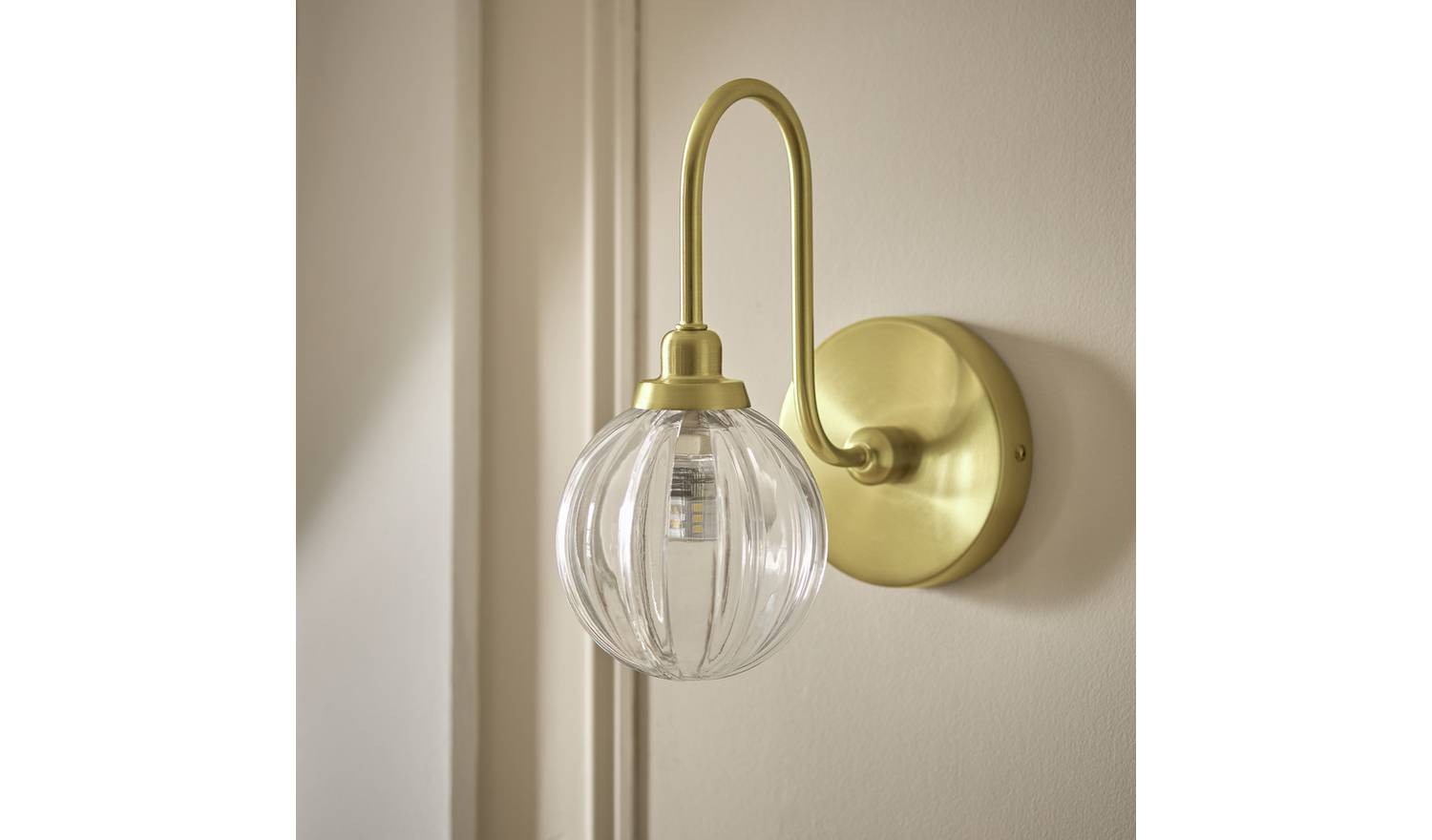 Habitat Metal Bathroom Wall Light - Brushed Brass