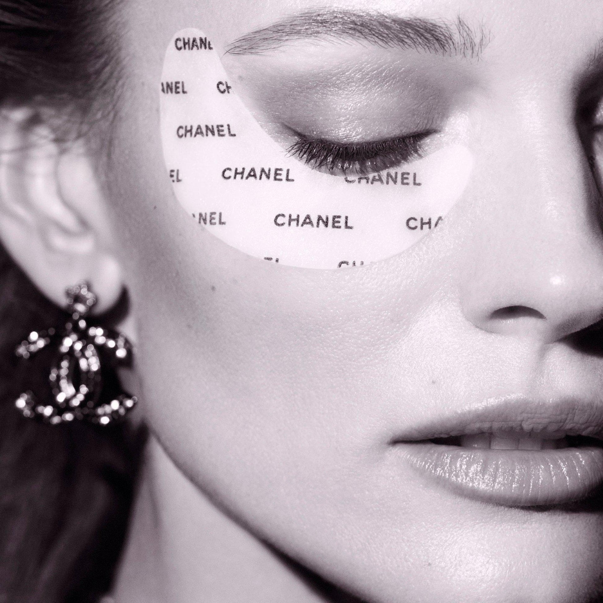 CHANEL LE LIFT FLASH EYE SMOOTHS – FIRMS – TIGHTENING EFFECT