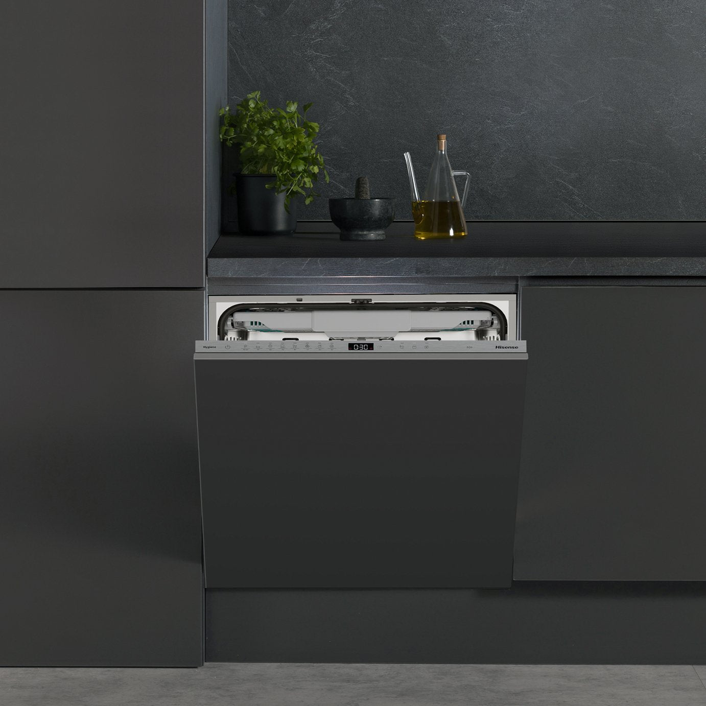 Hisense HV16AUK Integrated Full Size Dishwasher