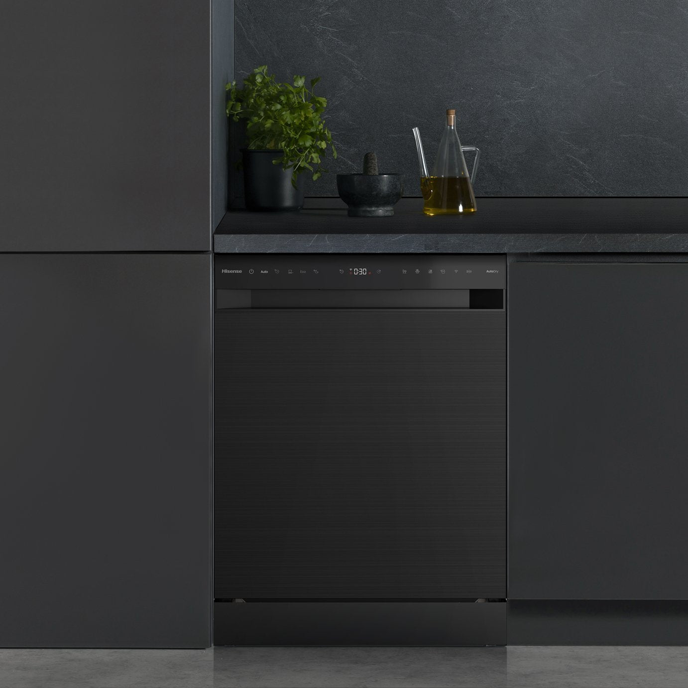 Hisense HS673A90BXUK Full Size Dishwasher - Black