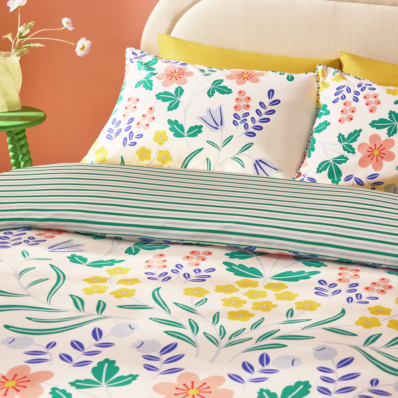 Habitat Placement Floral White Bedding Set - Single
