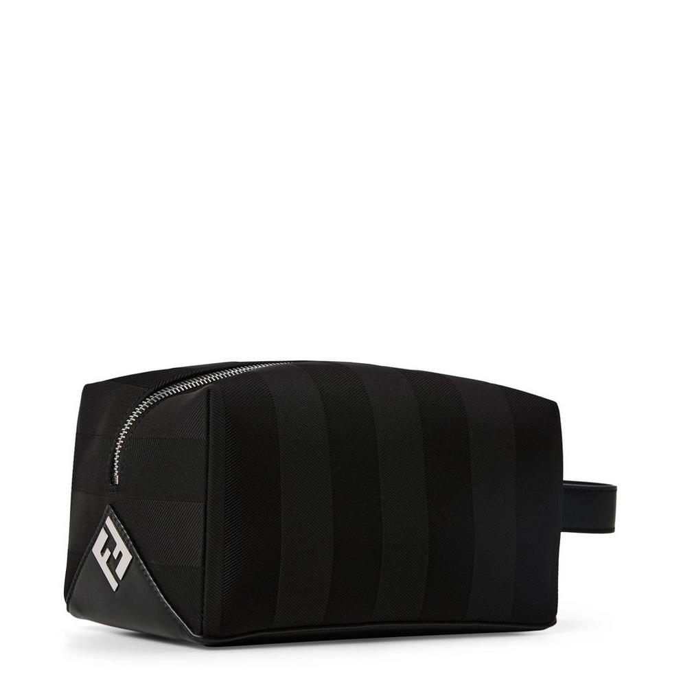 Fendi Fendi Washbag Sn63