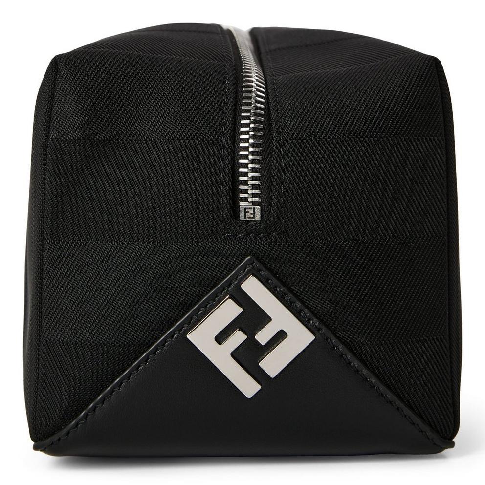 Fendi Fendi Washbag Sn63