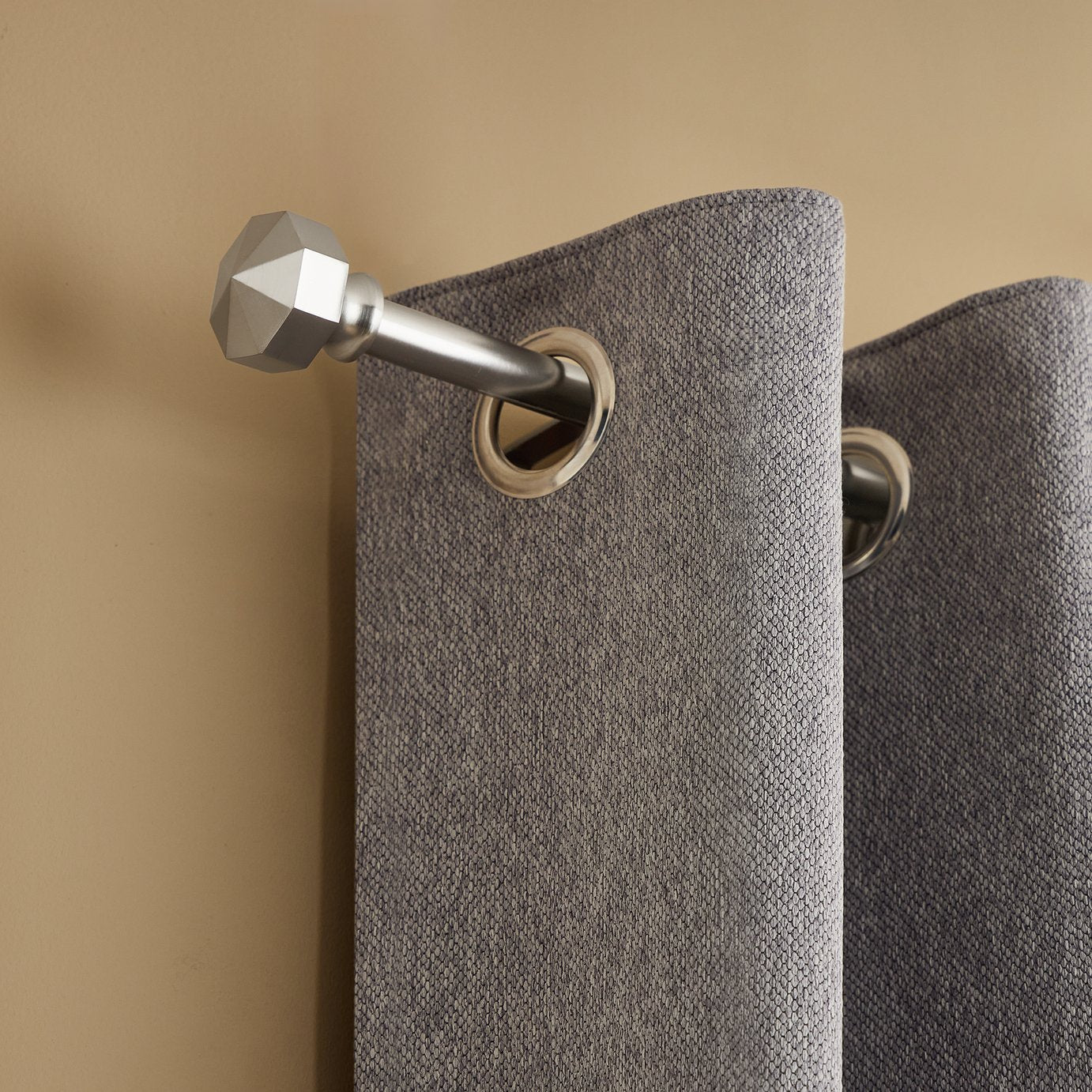 Argos Home Extendable Metal Octagon Satin Nickel Curtain Pole - 165 -300cm
