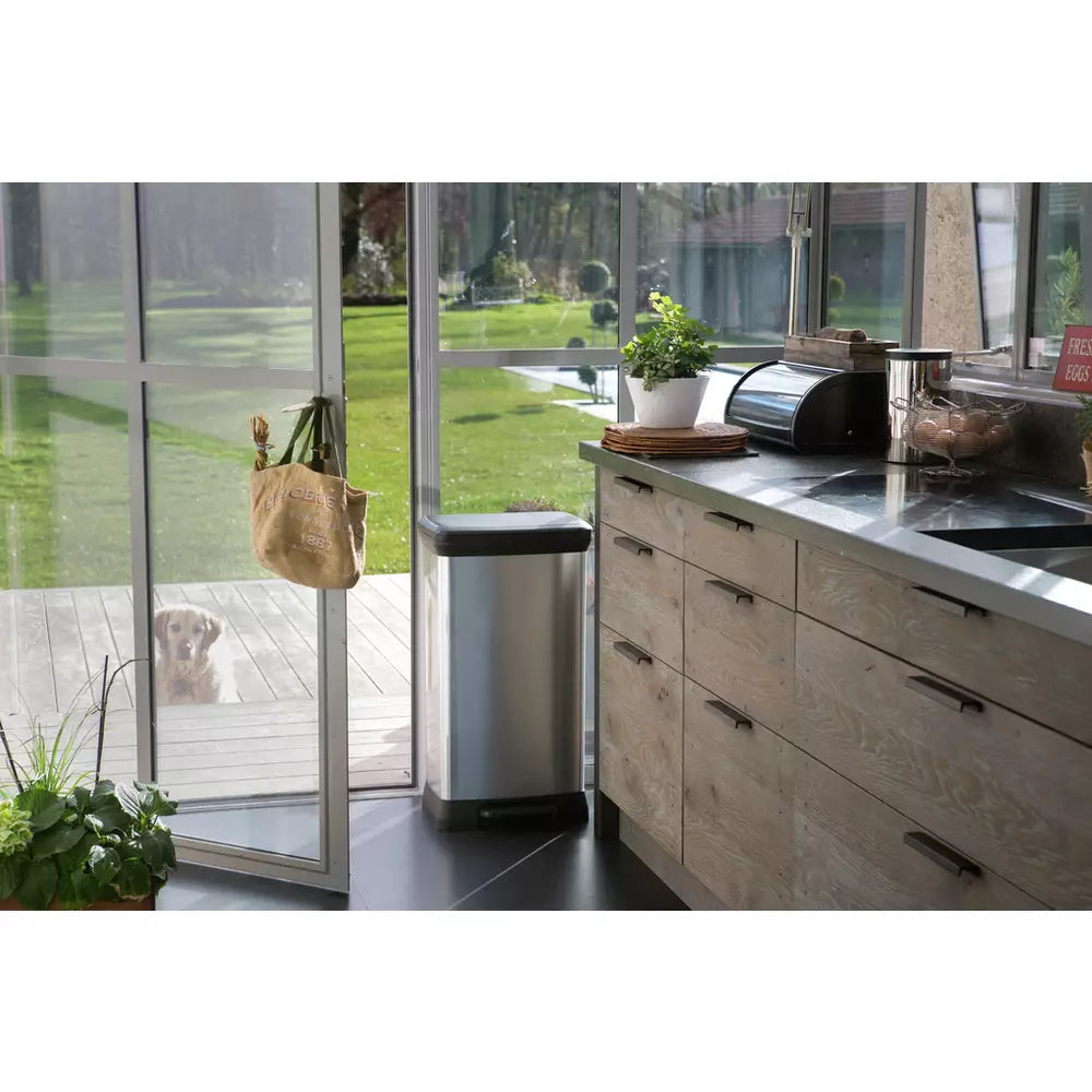 Curver 50 Litre Deco Pedal Bin - Silver