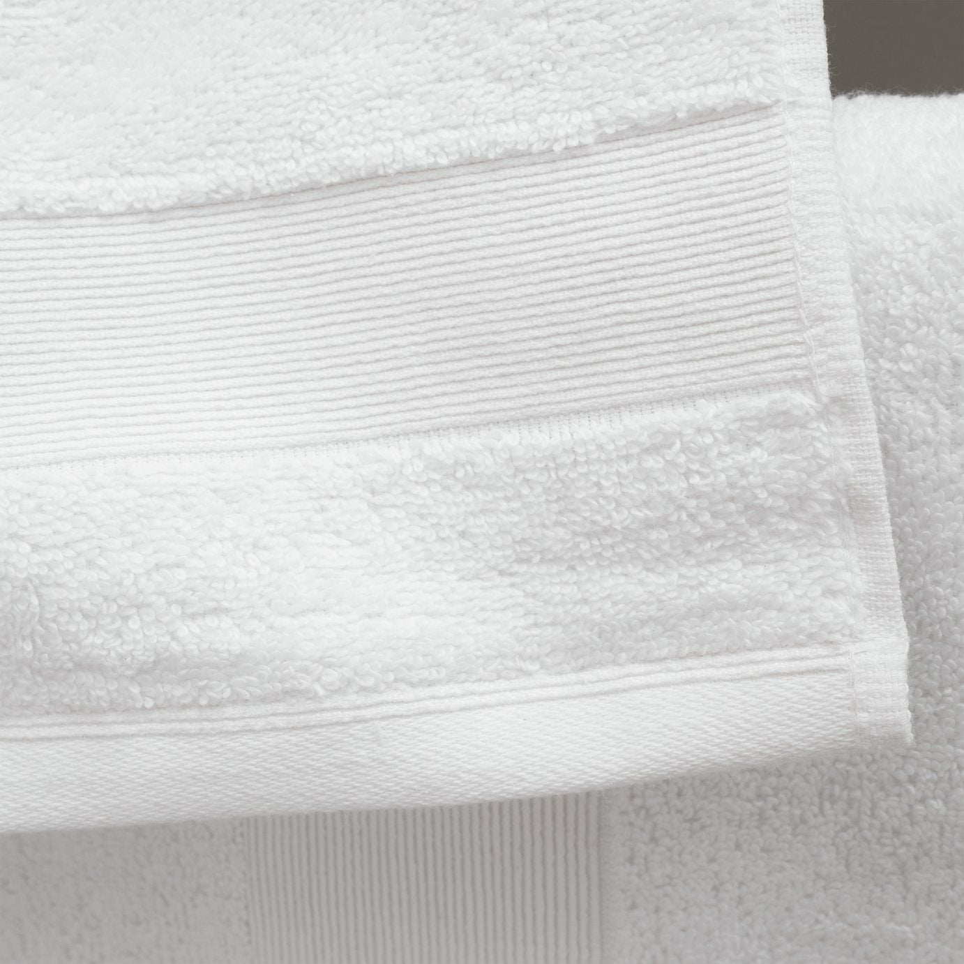Catherine Lansfield Anti Bacterial Bath Sheet - White