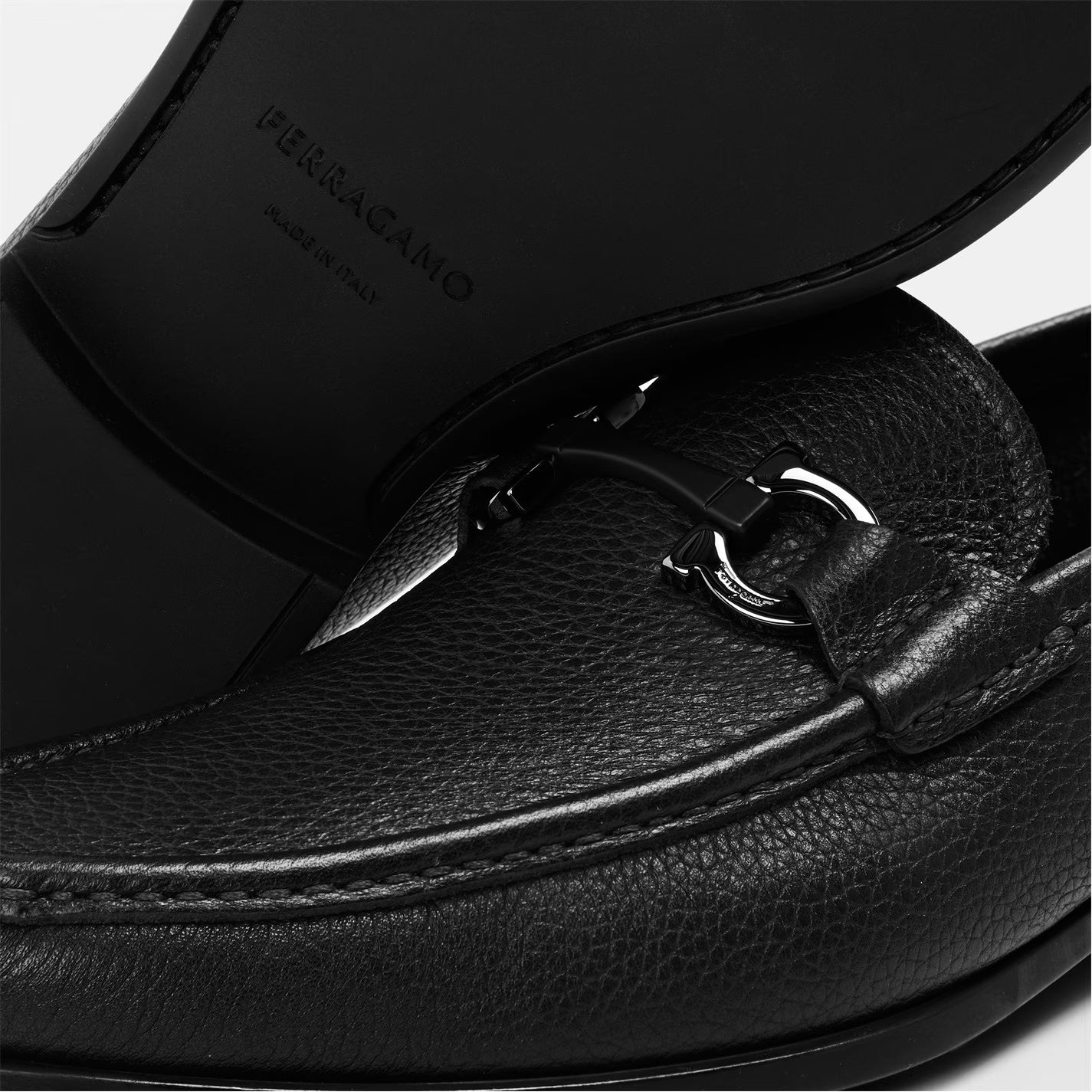 FERRAGAMO Mens Grandioso Loafers