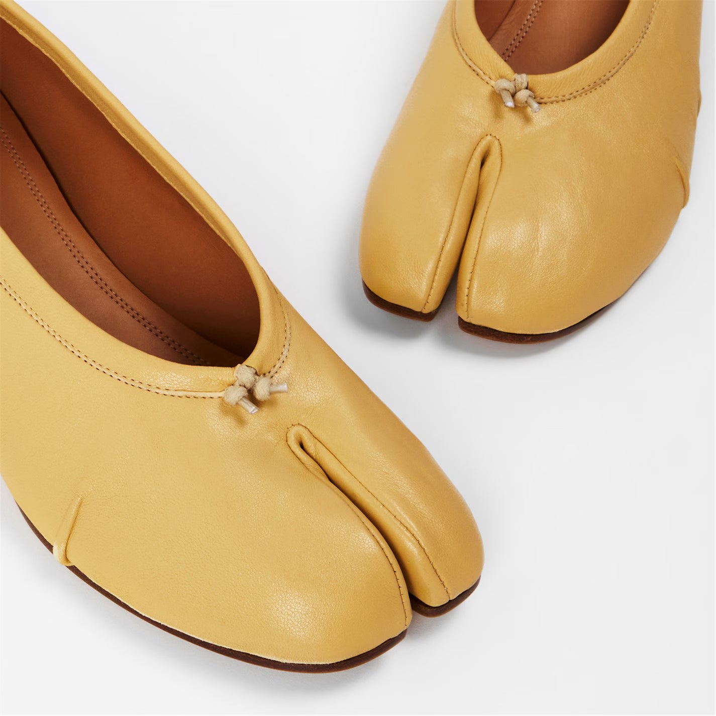 Tabi Ballet Court Heel Pumps