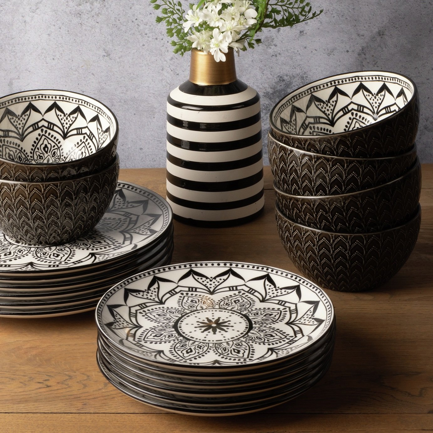 Code Maison 12 Piece Ceramic Inari Dinner Set - Black