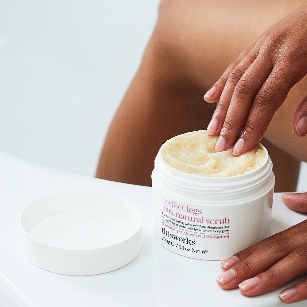 This Works Perfect Legs Natural Scrub