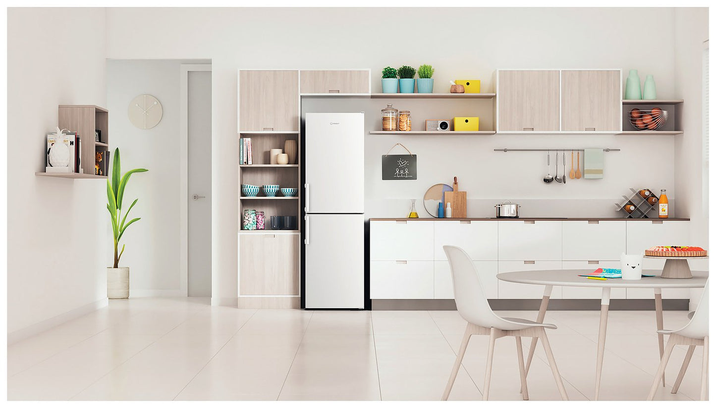 Indesit IB55732WUK Fridge Freezer - White