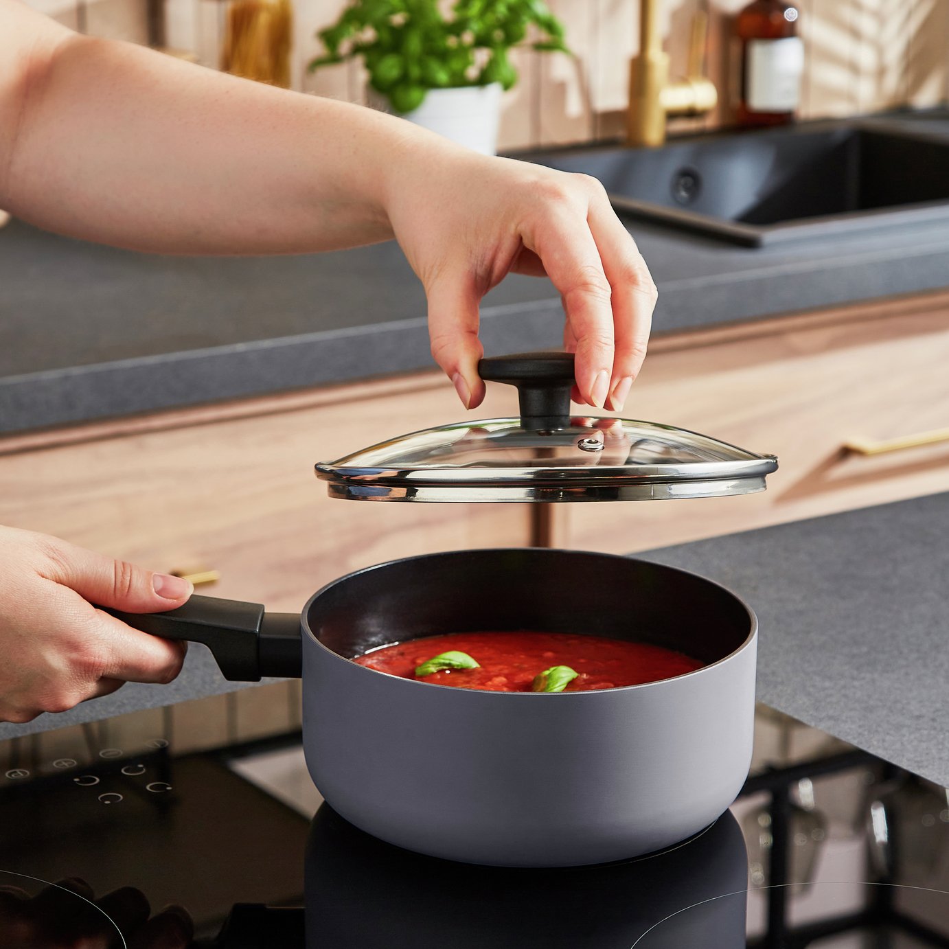 Morphy Richards 5 Piece Aluminium Saucepan Set - Grey