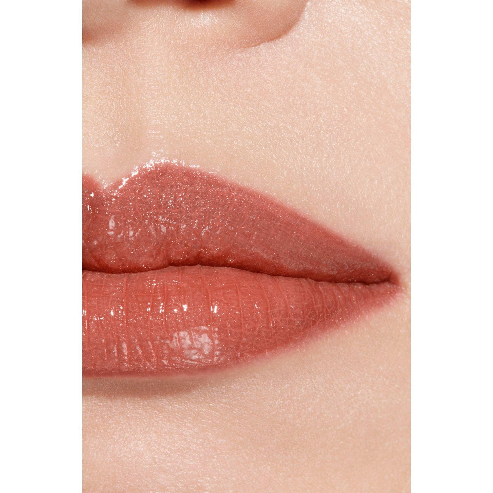 CHANEL ROUGE COCO BAUME – SHINE HYDRATING BEAUTIFYING TINTED LIP BALM – BUILDABLE COLOUR