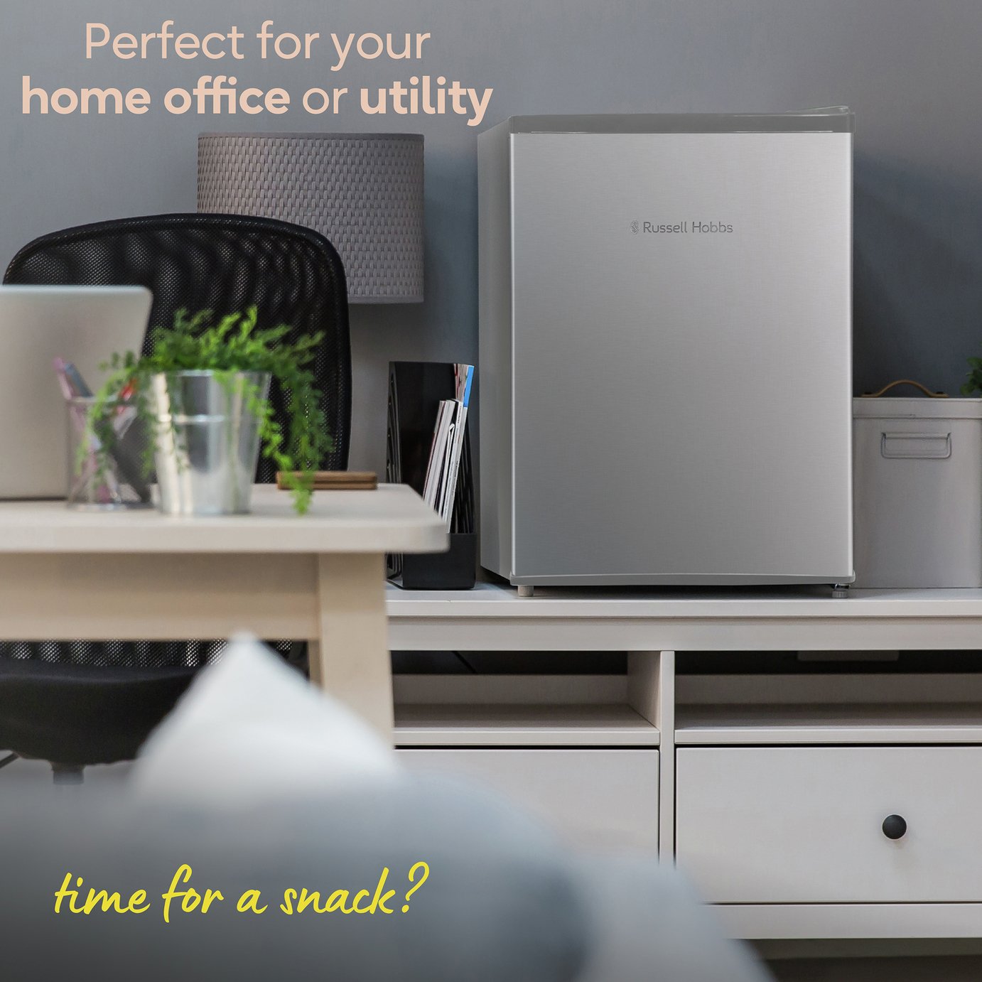 Russell Hobbs RH67TTLF0E1SS Table Top Fridge - Silver