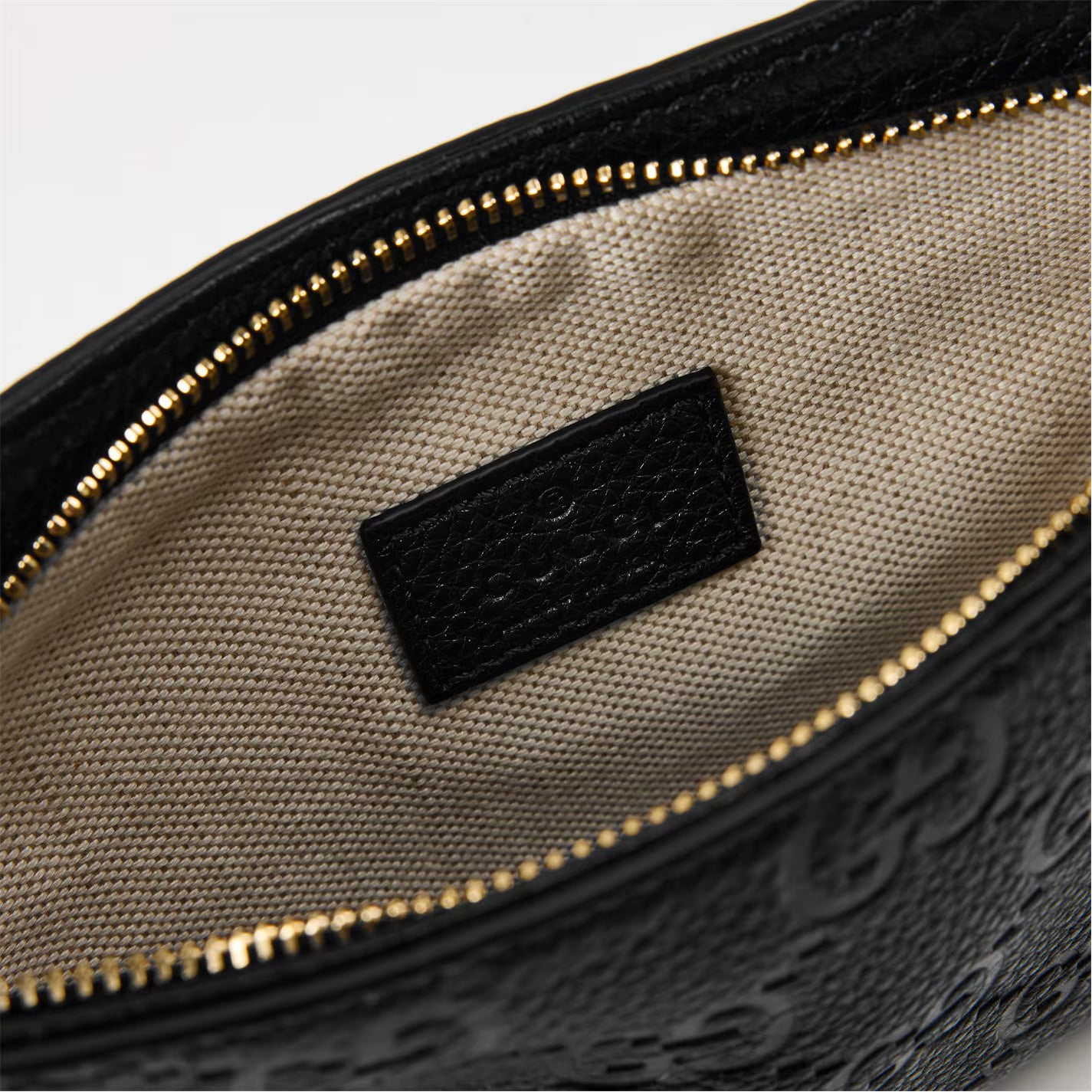 Women's Emblem Wallet On Chain