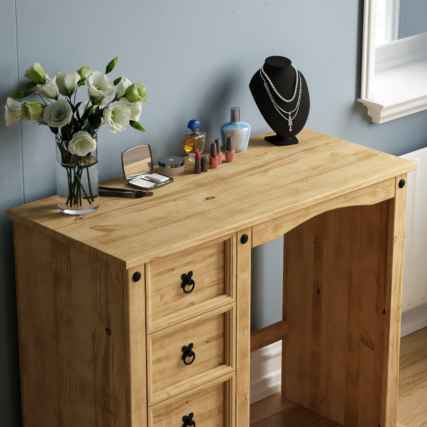 Lassic Vida Designs Corona Dressing Table