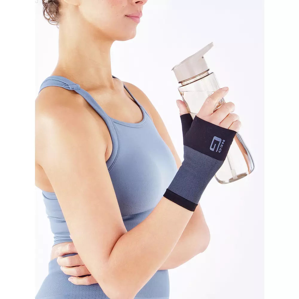 Neo G Airflow Wrist & Thumb Support - Small