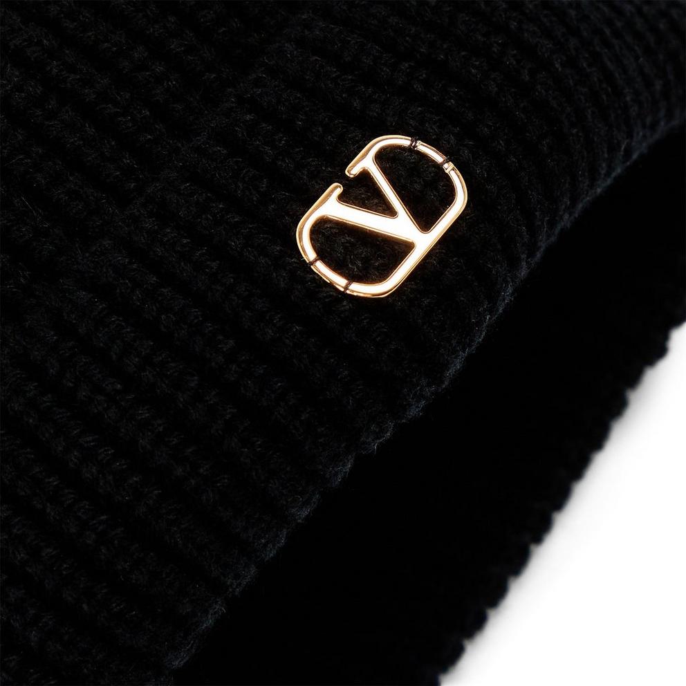 Valentino Garavani Val Knitted Beanie Sn64