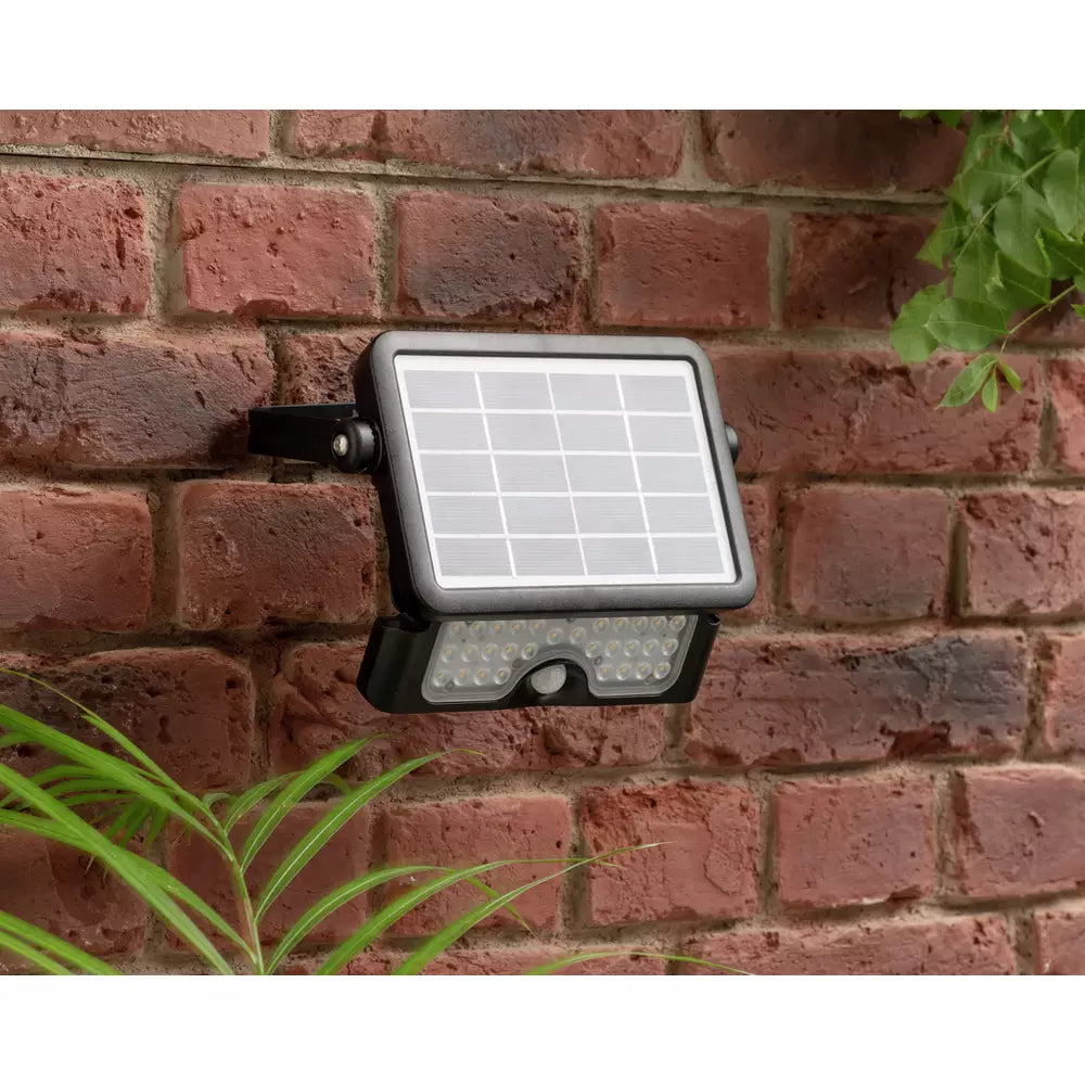 Luceco 5W Solar PIR Outdoor Floodlight