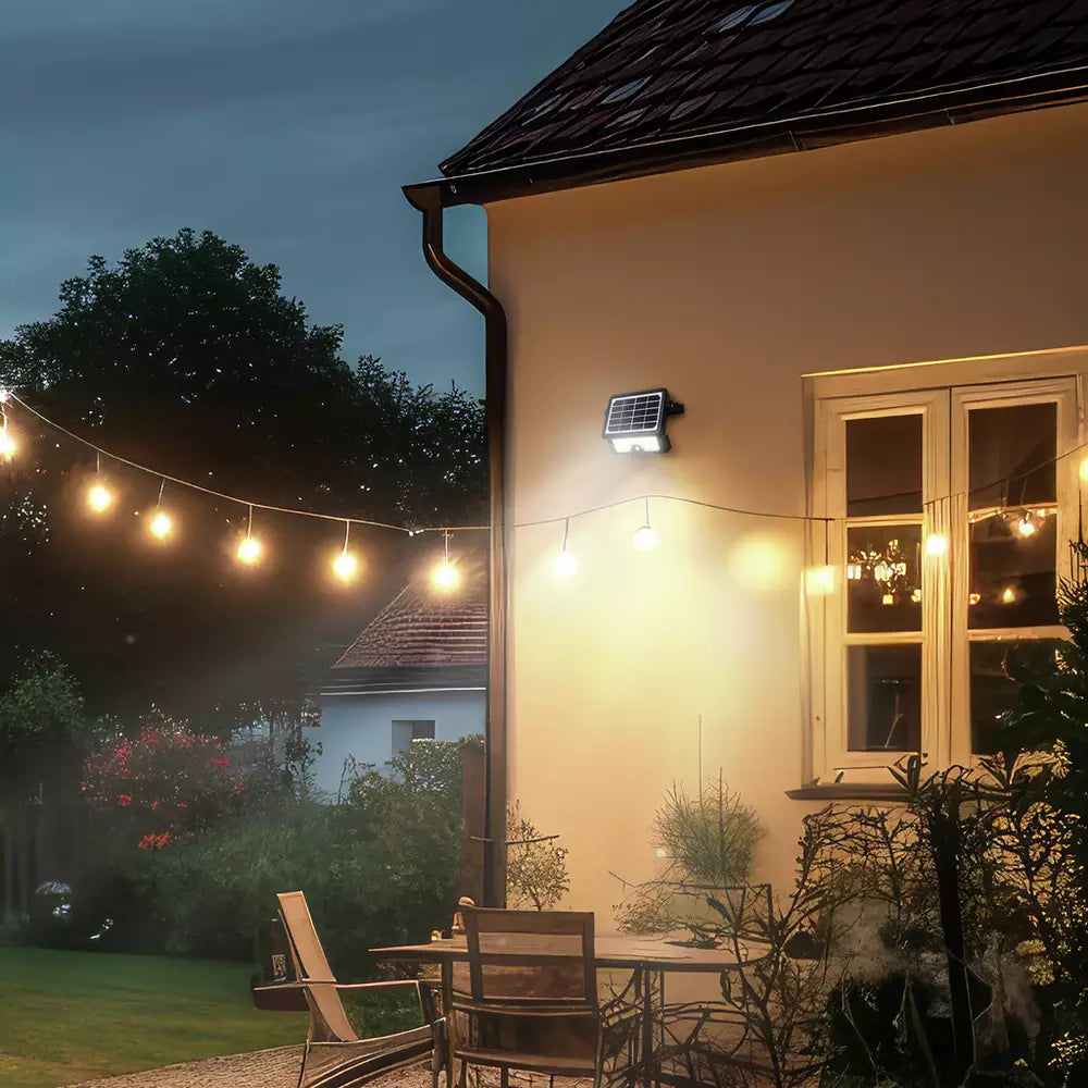 Luceco 5W Solar PIR Outdoor Floodlight