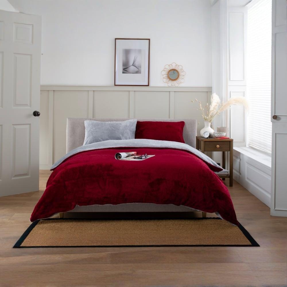 The Lyndon Company Duvet Cover Set