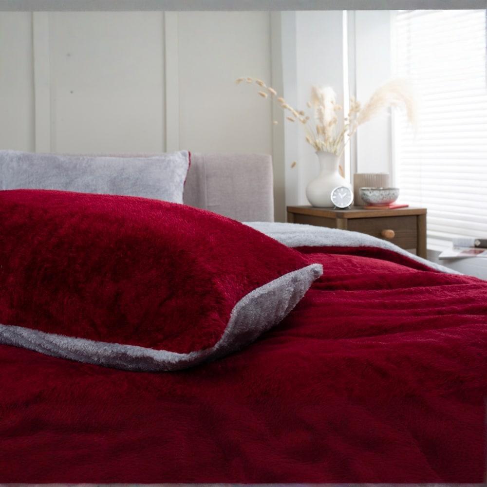 The Lyndon Company Duvet Cover Set
