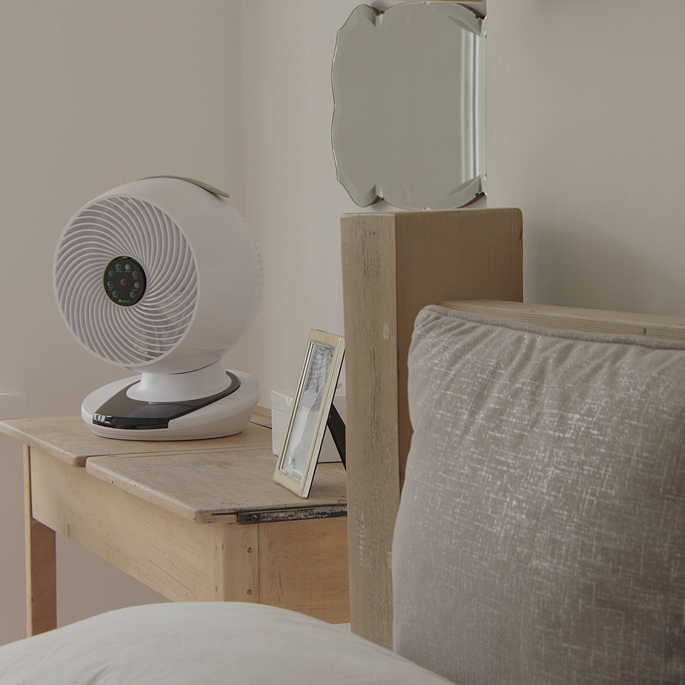 Meaco 1056 White Desk Fan - 12 Inch