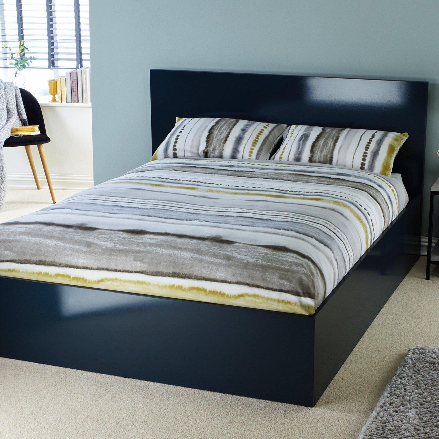 Homelife High Gloss Ottoman Bed