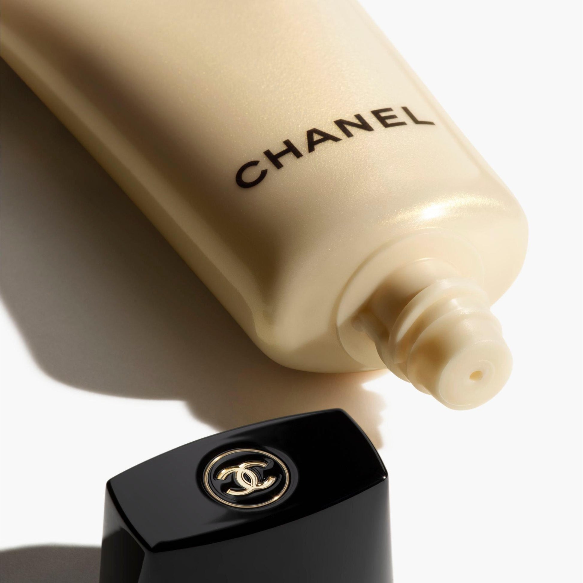 CHANEL SUBLIMAGE LA PROTECTION UV ULTIMATE PROTECTION: REVIVES AND PROTECTS
